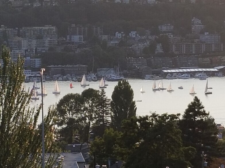 Lake union view from living room - 1931 Broadway E
