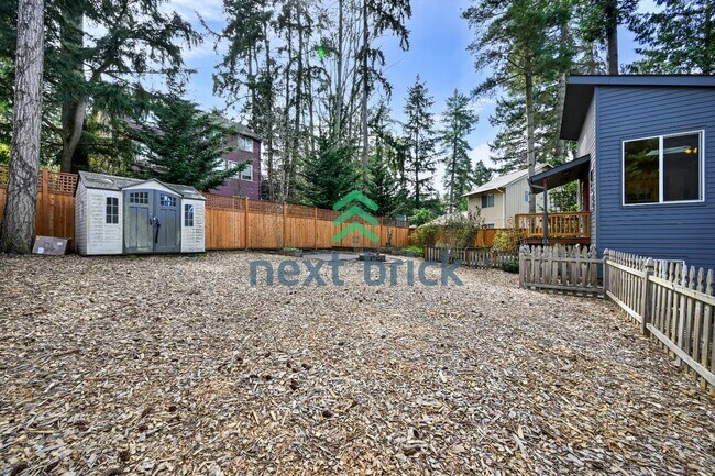 Building Photo - Cozy Retreat in Shoreline – Your Perfect 1,000 sqft Haven