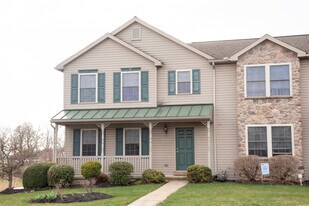 Building Photo - 65 Gable Dr