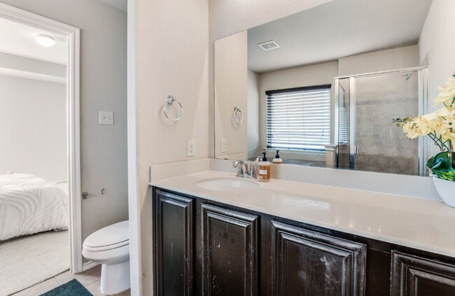 Building Photo - 322 Tribute Dr