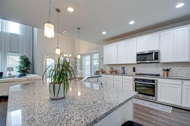Building Photo - 23811 Via Viale Dr