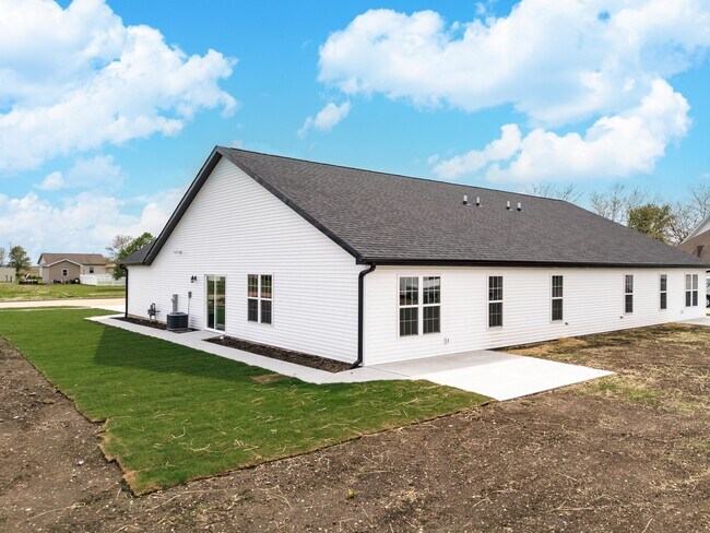 Building Photo - 516 Carriage Ct