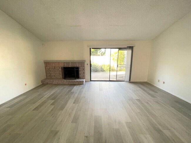 Building Photo - Scandia Pines Condo- Great Amenities!!