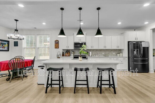 Building Photo - 245 Summer Tanager Dr