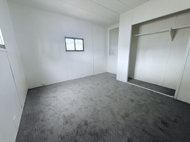 Building Photo - 3601 E Wyoming Ave