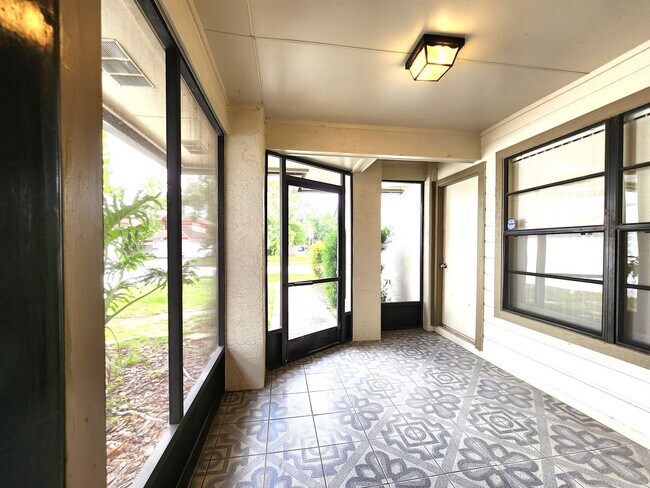 Building Photo - Open Layout; Fenced-in Yard; Quiet Neighbo...