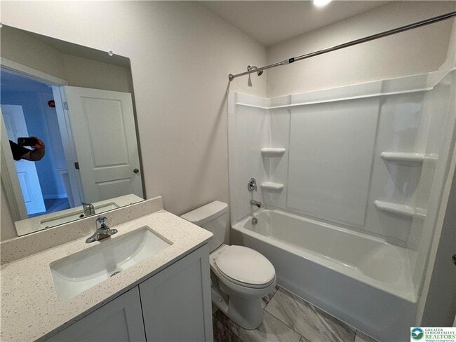 Building Photo - 7666 Clayton Ave