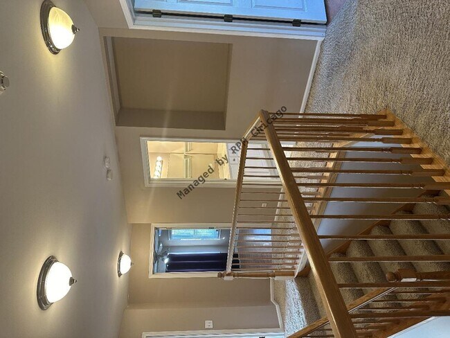 Building Photo - 5490 Fox Path Ln