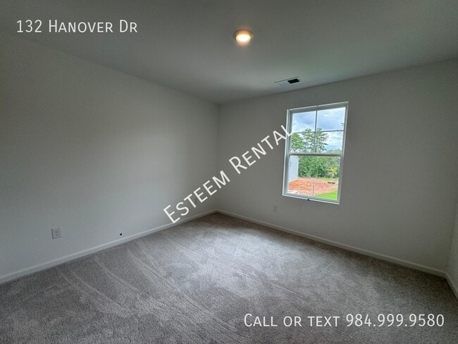 Building Photo - 132 Hanover Dr