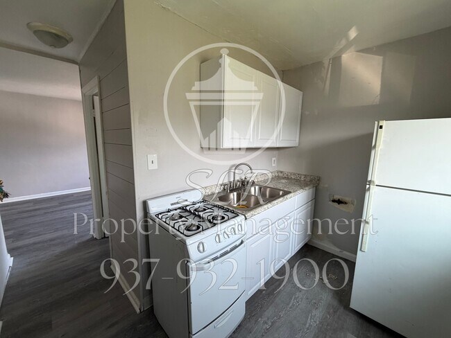 Building Photo - 404 Ryburn Ave