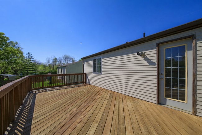 Building Photo - 3636 Charlotte Mill Dr