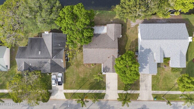 Building Photo - 1240 Ambra Dr