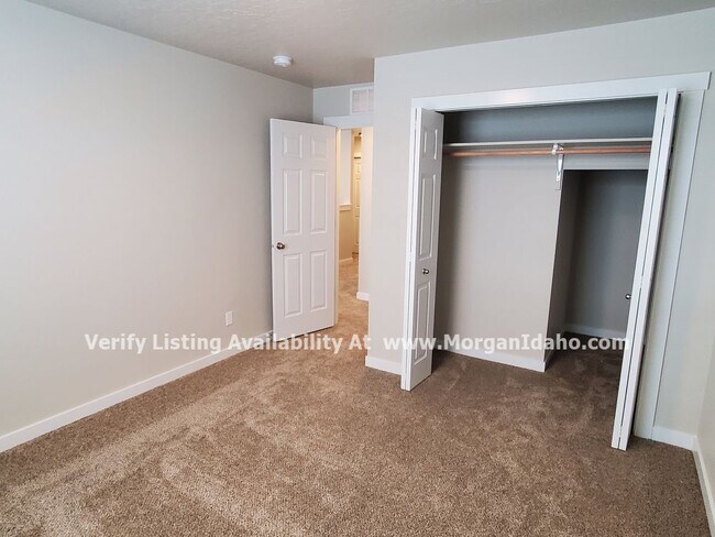 Building Photo - 10082 W Campville St