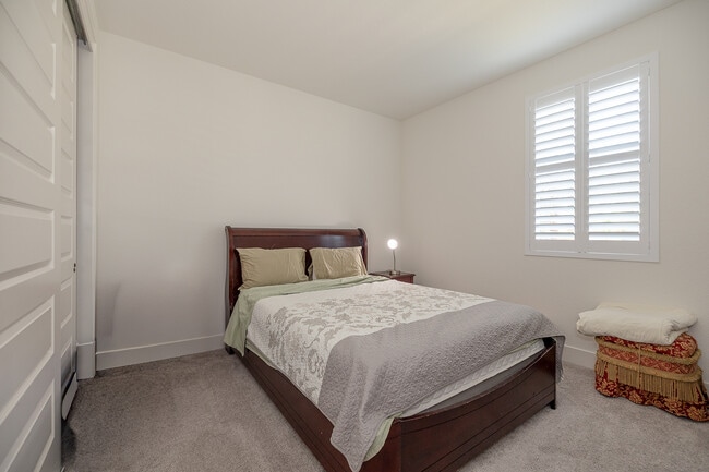 Building Photo - 1381 Porpor Ct