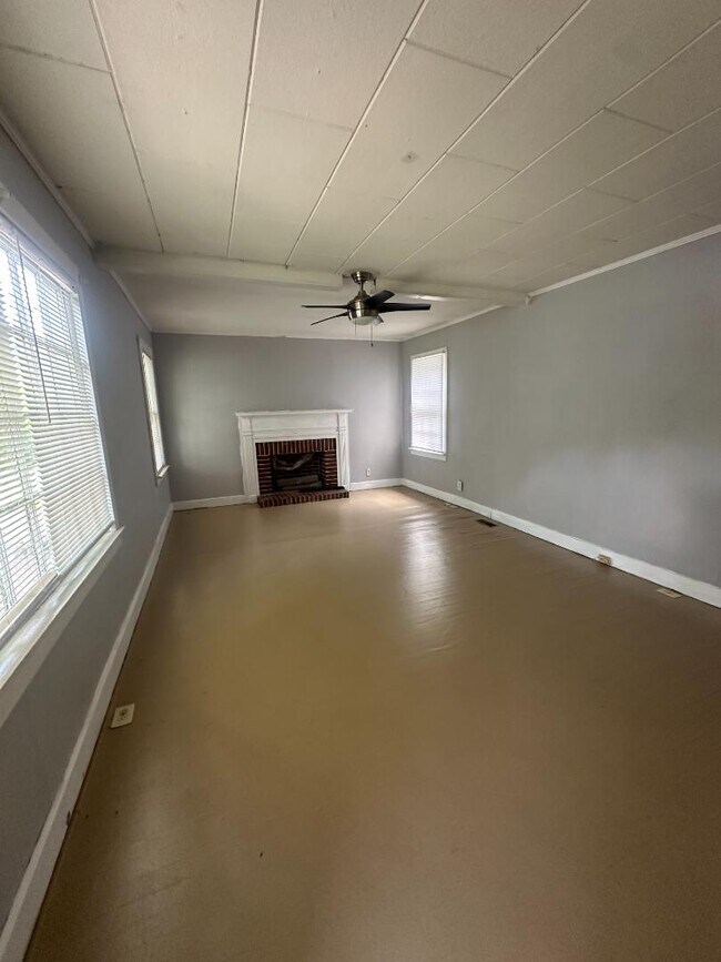 Building Photo - 4370 Mikado Ave