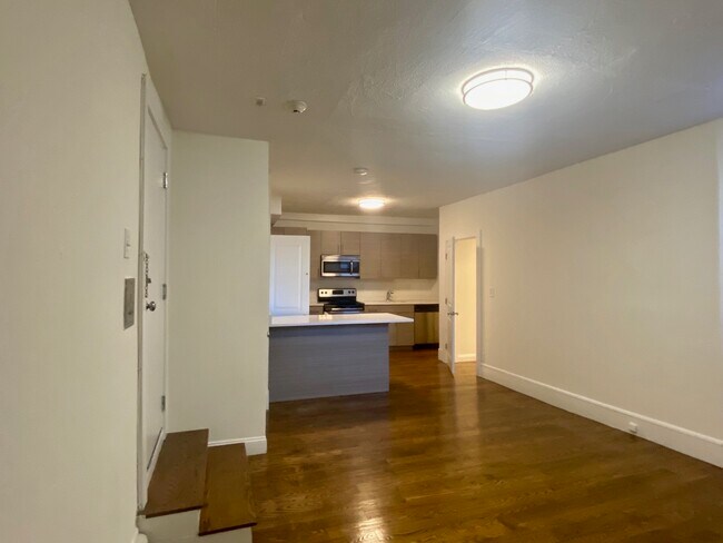 Building Photo - 5 N Margin St