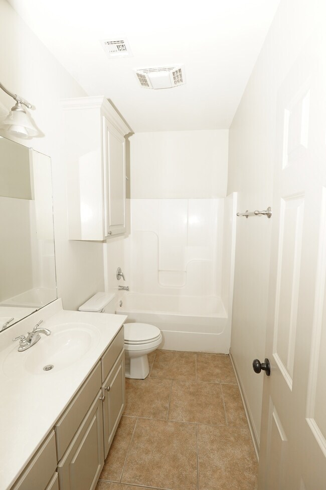 Building Photo - 9052 Winding Lake Ave