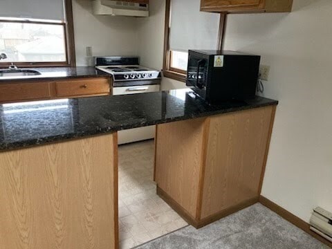 Building Photo - 93 Russell St