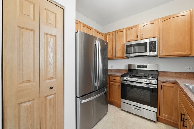 Building Photo - 1472 Cambria Dr