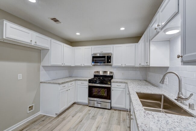 Building Photo - 9730 Gulfstream