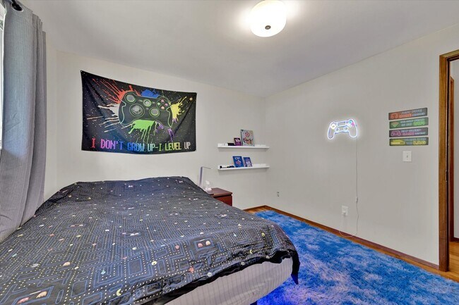 Building Photo - 7/1 Kent East Hill 4 bedroom rambler with ...