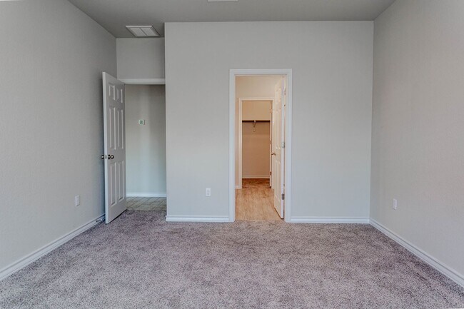 Building Photo - Luxurious Newer Construction 3-Bedroom Hom...