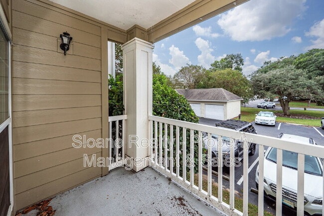 Building Photo - 700 Daniel Ellis Dr