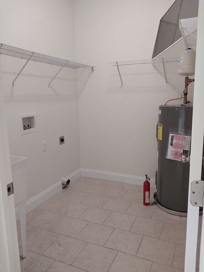 Building Photo - Beautiful Home in Convenient Swannanoa