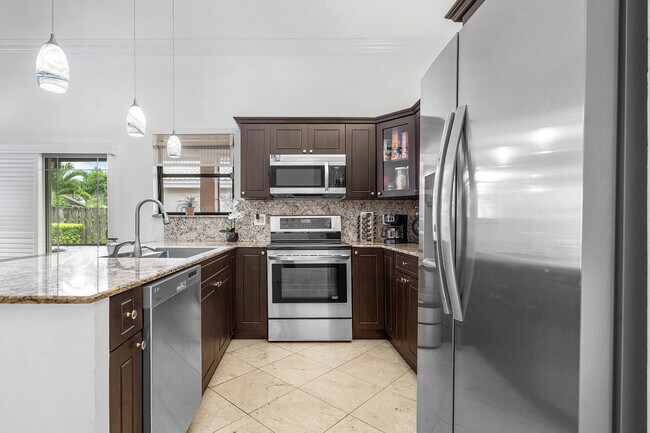 Building Photo - 6100 Manchester Ln