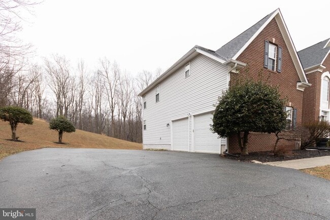 Building Photo - 3905 Woodreed Dr