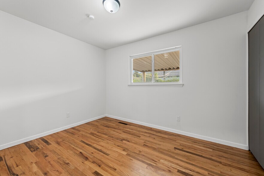 Building Photo - 32447 Hawthorne Dr