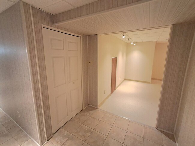 Building Photo - $3,200 -4 Bed / 3 Bath- Home with Fully Fe...