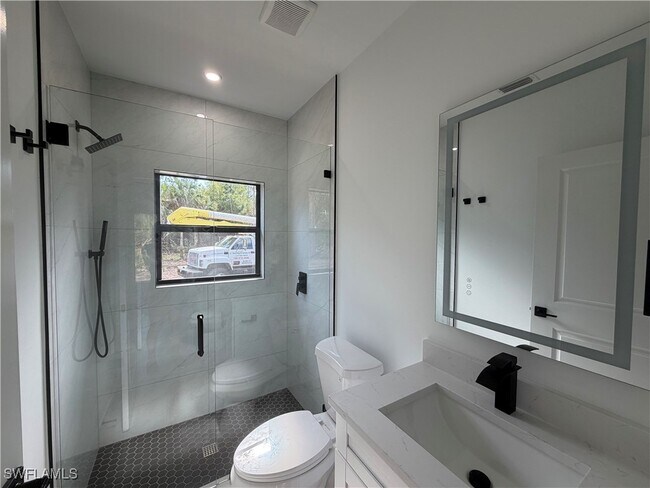 Building Photo - 4141 Everglades Blvd S