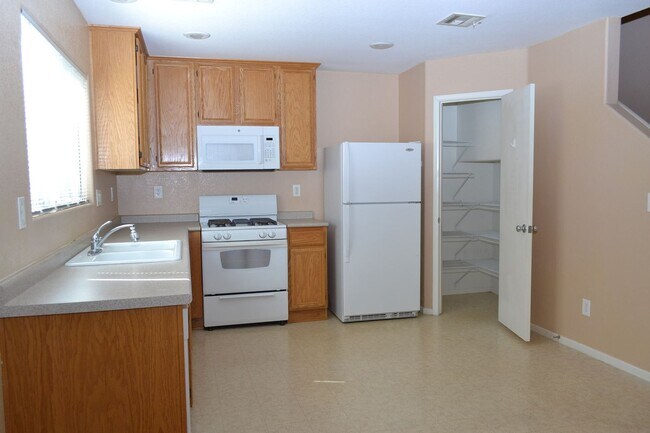 Building Photo - SOUTHWEST - 2 STORY HOME - 89178