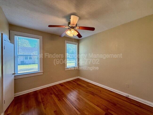 Building Photo - 625 Meteor St