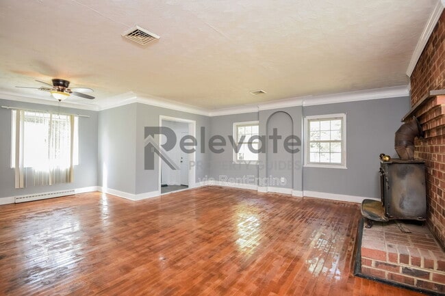 Building Photo - 4211 Wayside Rd