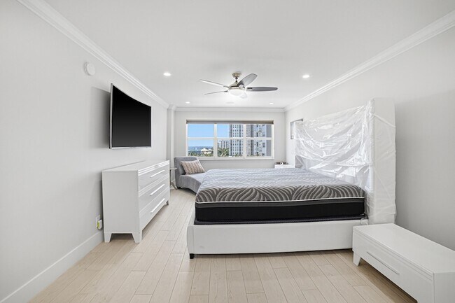 Building Photo - 111 N Pompano Beach Blvd