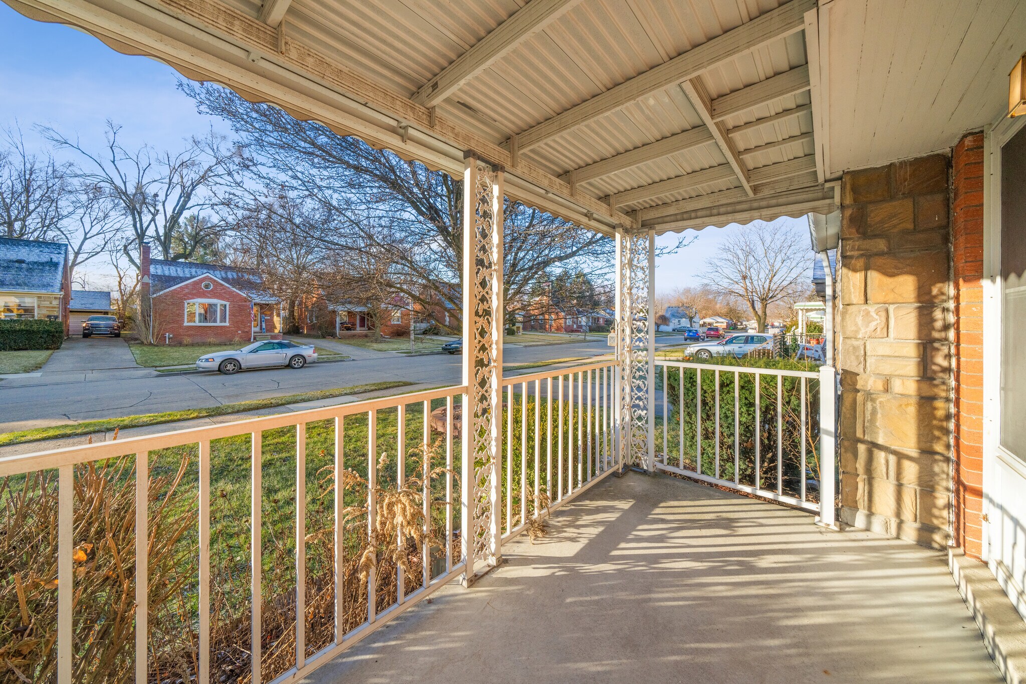 Porch - 16079 Forest Ave