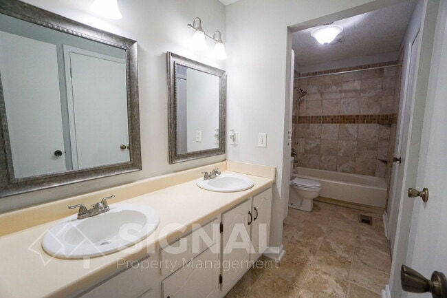 Building Photo - 302 Old Rocky Ridge Ln