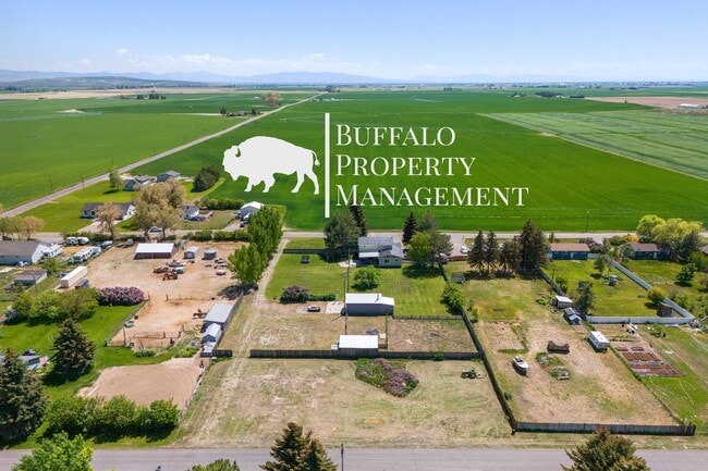 Building Photo - Charming Country Home on 2 Acres | 5 Bed | 3 Bath | Blackfoot, ID
