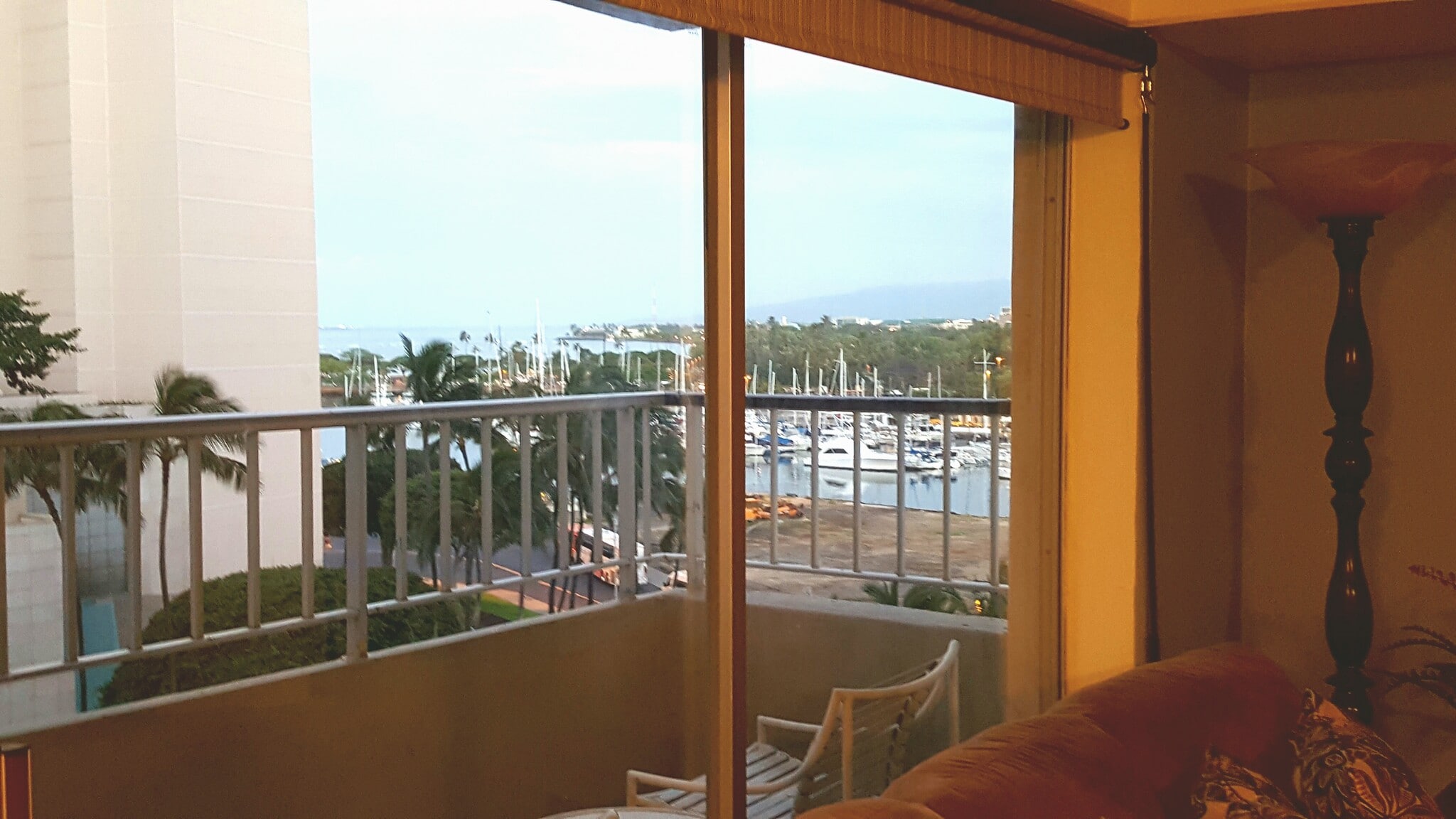 Ocean Patio w/Ala Moana Beach Park - 1690 Ala Moana Blvd