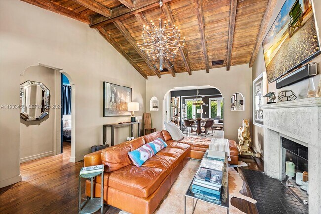 Building Photo - 738 NE 72nd Terrace