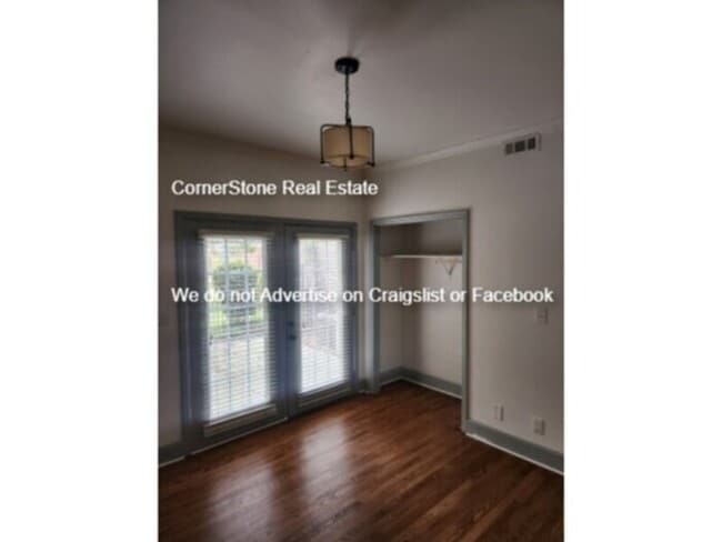 Building Photo - 726 Victorian Pl