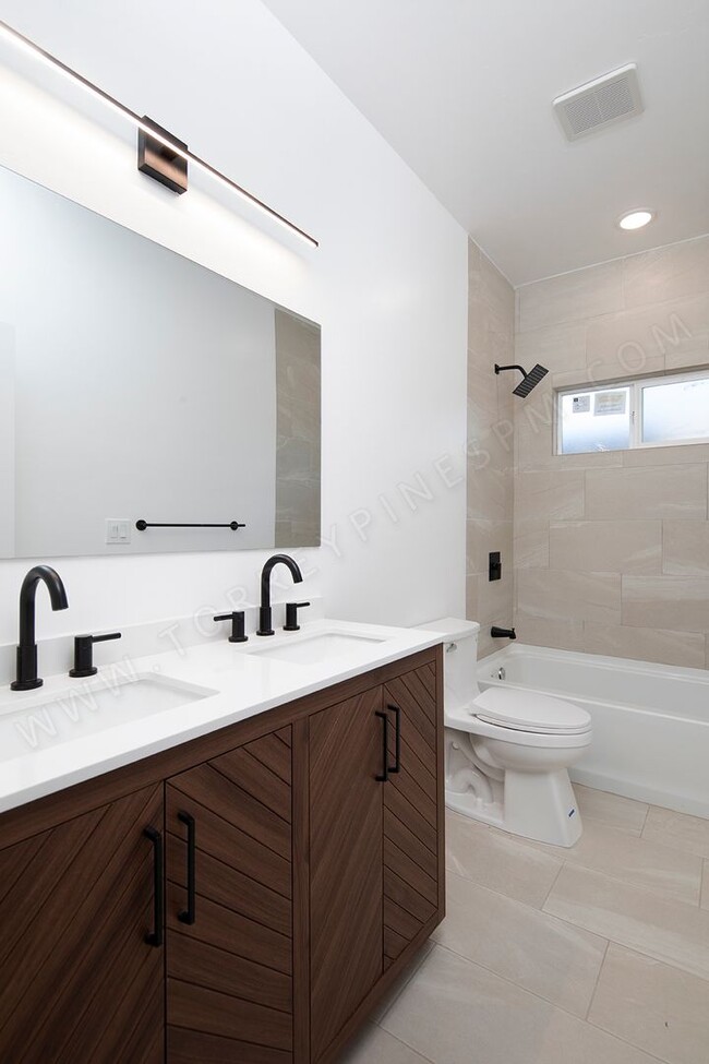 Building Photo - *OPEN HOUSE: 5/3 1:30-4:00PM* 2 Br in Clai...