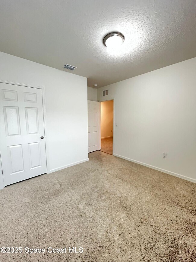 Building Photo - 1570 San Filippo Dr SE