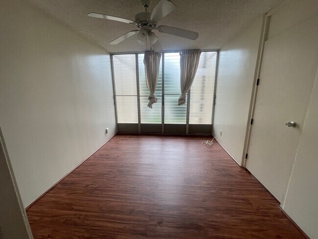 Building Photo - Cathedral Point