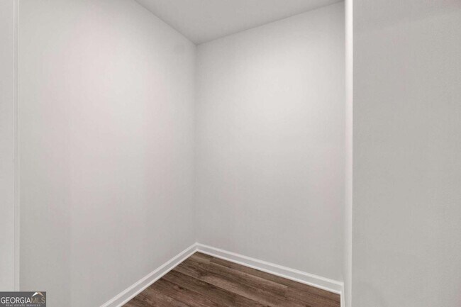 Building Photo - 1139 Lookout Ave NW