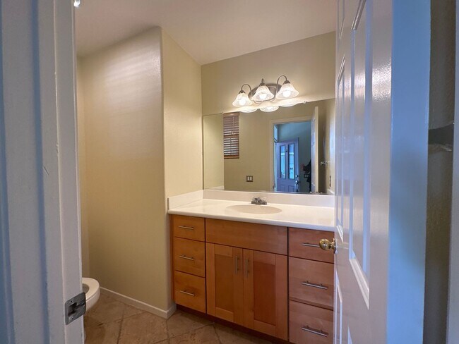 Building Photo - MAMA8