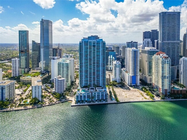 Building Photo - 1331 Brickell Bay Dr