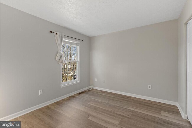 Building Photo - 3184 Ebbtide Dr